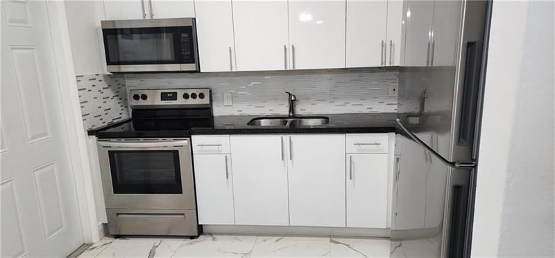 Details for 900 11th St  3, Hallandale Beach, FL 33009