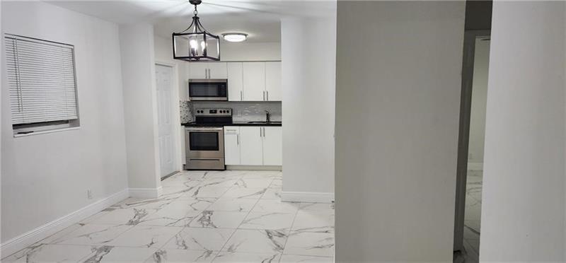 Image 3 of 18 For 900 11th St  3