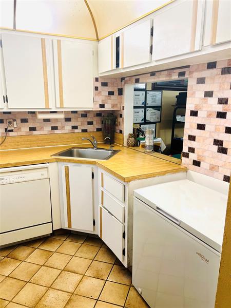 Image 3 of 42 For 7400 17th St  205