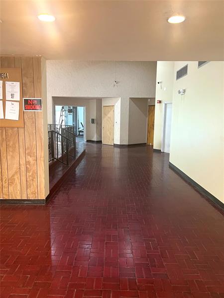 Image 32 of 42 For 7400 17th St  205