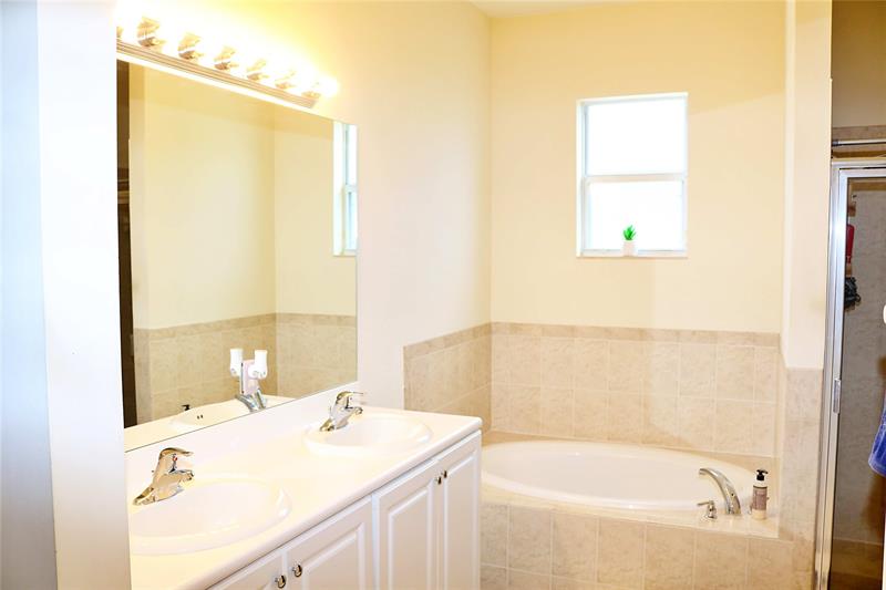 Image 30 of 45 For 2872 1st Dr  