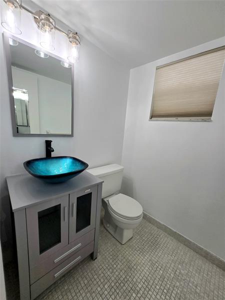 Image 10 of 24 For 6503 Winfield Blvd  107-d