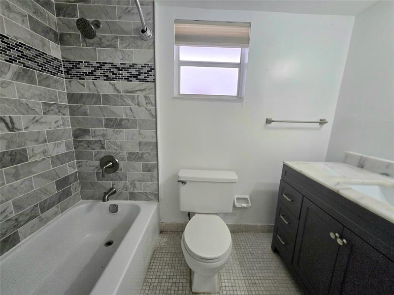 Image 17 of 24 For 6503 Winfield Blvd  107-d