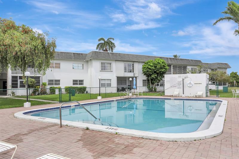 Image 22 of 24 For 6503 Winfield Blvd  107-d