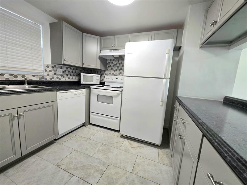 Image 3 of 24 For 6503 Winfield Blvd  107-d