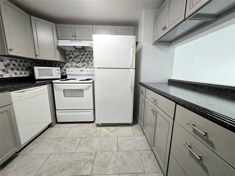 Image 4 of 24 For 6503 Winfield Blvd  107-d