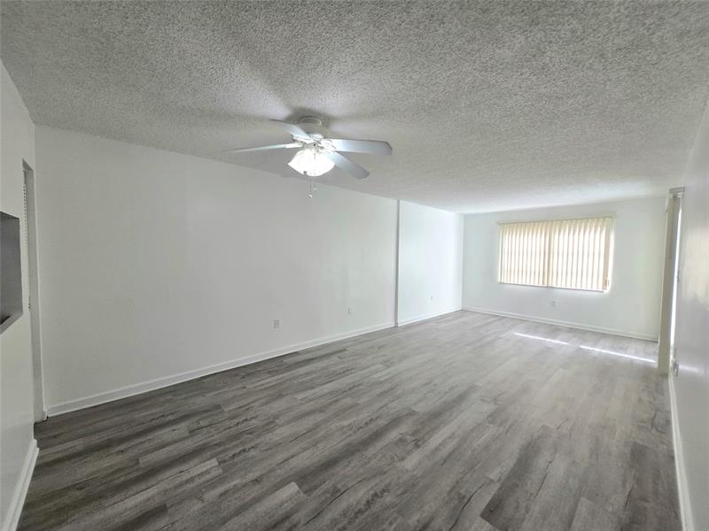 Image 7 of 24 For 6503 Winfield Blvd  107-d
