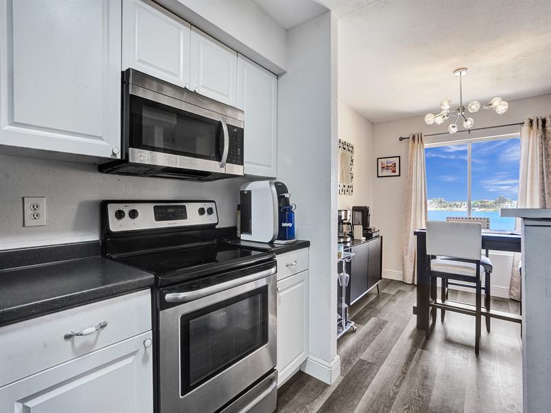 Image 9 of 26 For 2351 33rd St  513