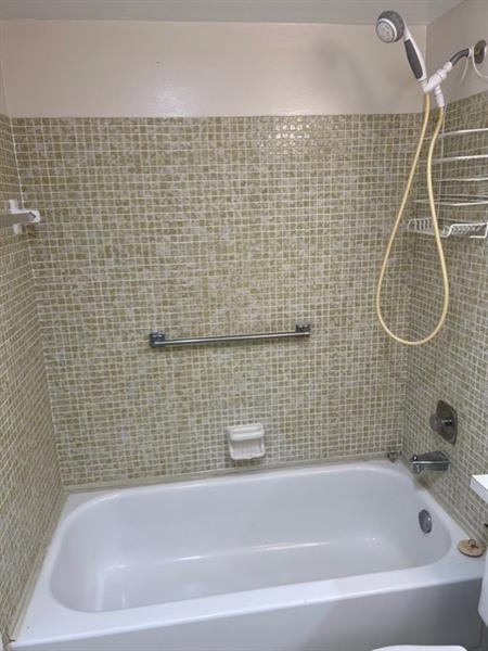 Image 14 of 38 For 166 Newport K  166