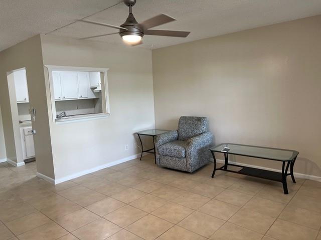 Image 3 of 38 For 166 Newport K  166