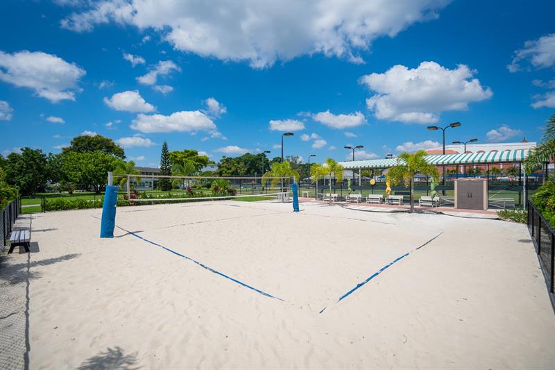 Image 35 of 38 For 166 Newport K  166