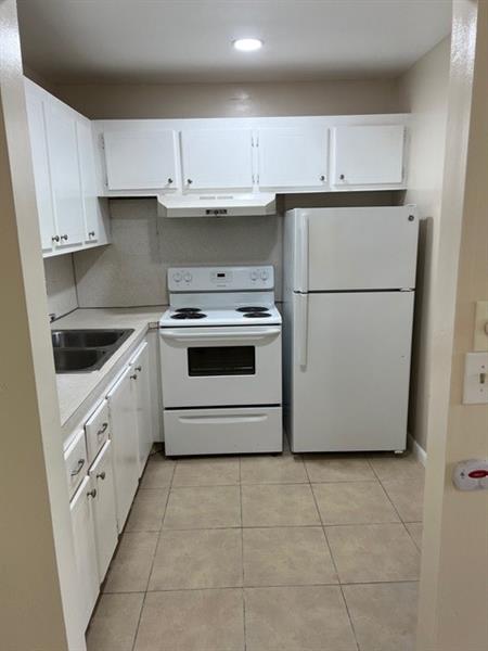 Image 8 of 38 For 166 Newport K  166