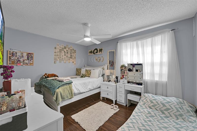 Image 10 of 38 For 11711 1st St