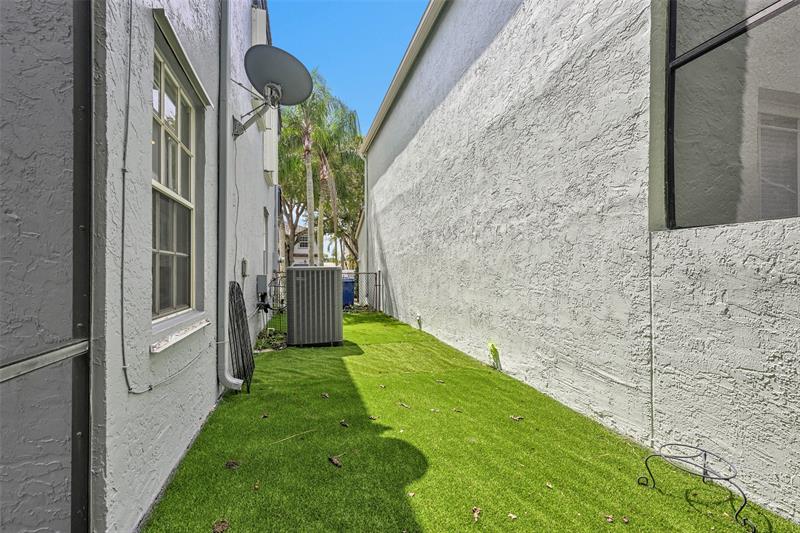 Image 16 of 38 For 11711 1st St