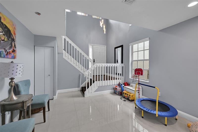 Image 3 of 38 For 11711 1st St