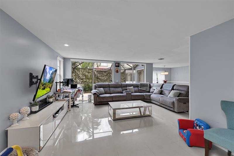 Image 4 of 38 For 11711 1st St