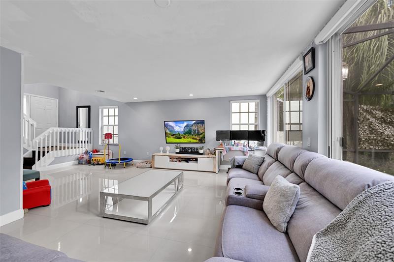 Image 5 of 38 For 11711 1st St