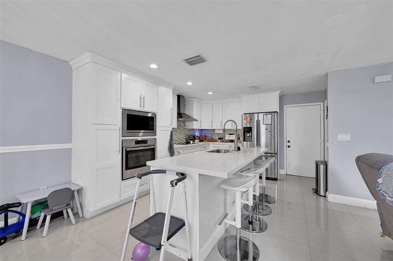 Image 7 of 38 For 11711 1st St