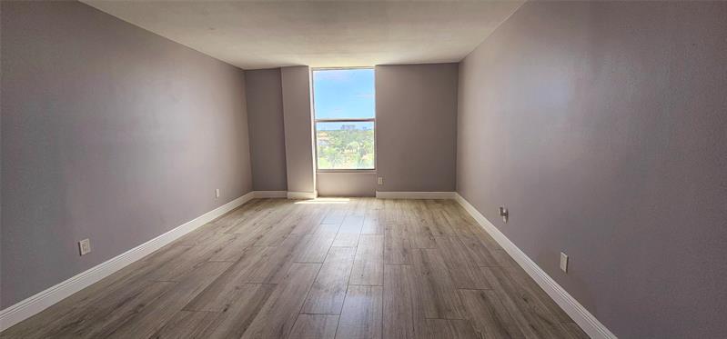 Image 29 of 40 For 2000 135th Street  605