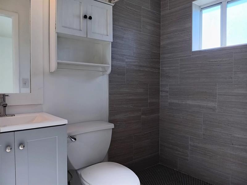 Image 8 of 10 For 150 Riviera Cir