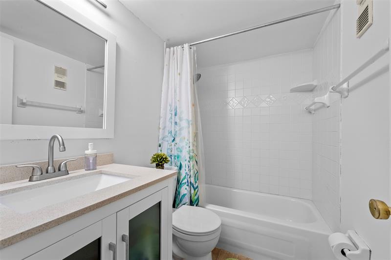 Image 14 of 32 For 6755 Broward Blvd 309