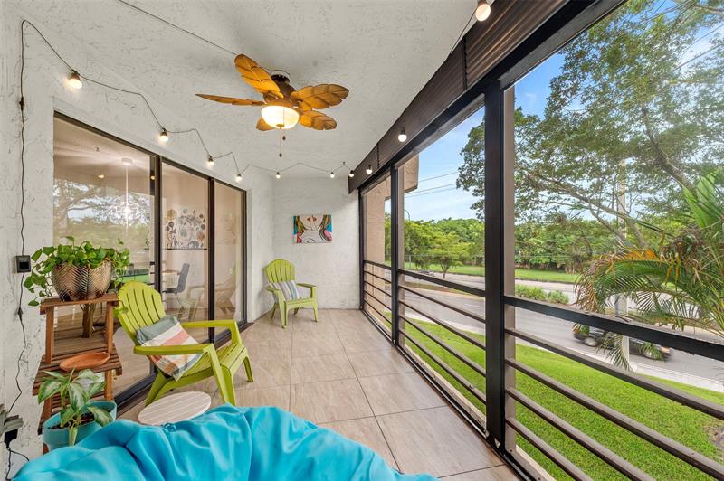 Image 19 of 32 For 6755 Broward Blvd 309