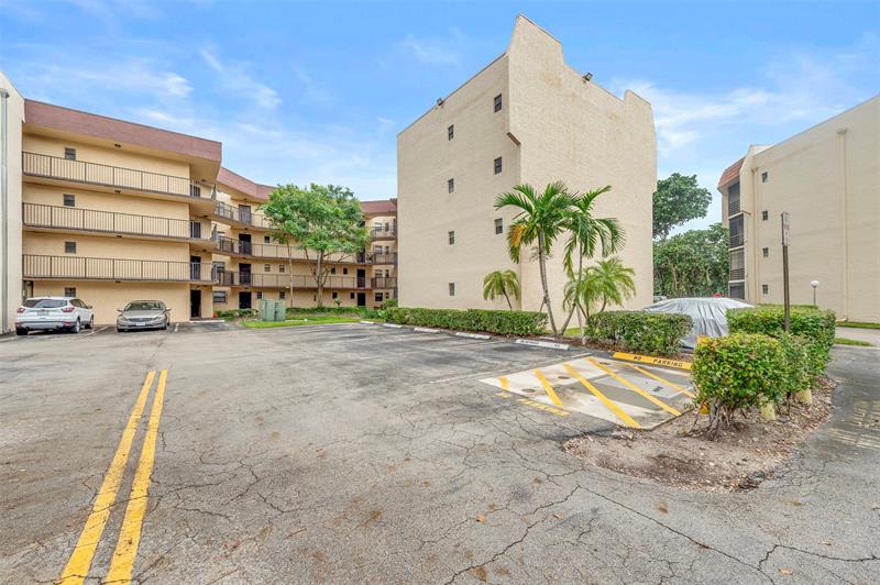 Image 23 of 32 For 6755 Broward Blvd 309