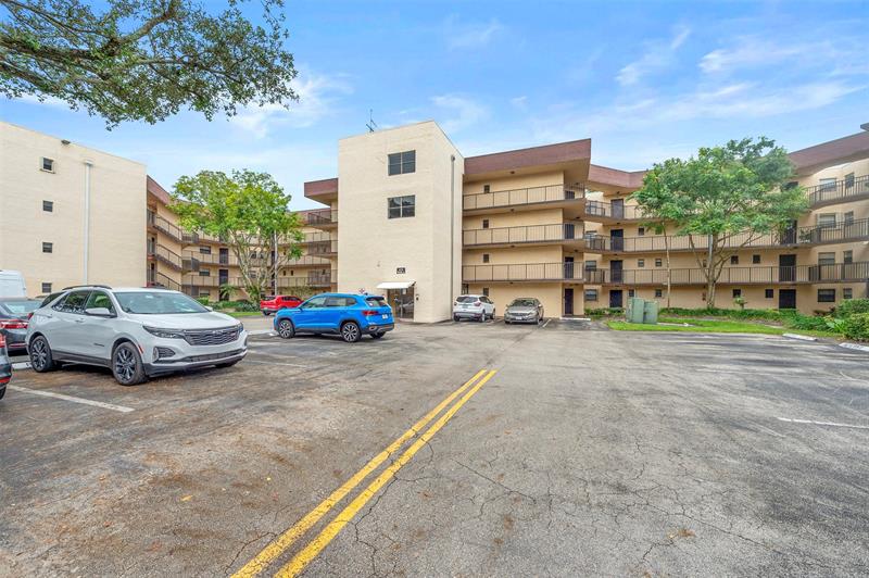 Image 24 of 32 For 6755 Broward Blvd 309