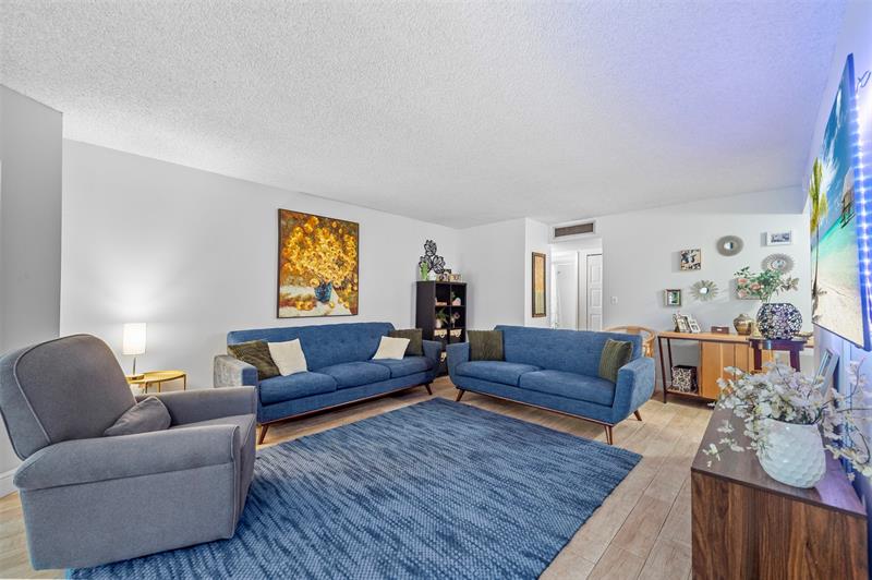 Image 5 of 32 For 6755 Broward Blvd 309