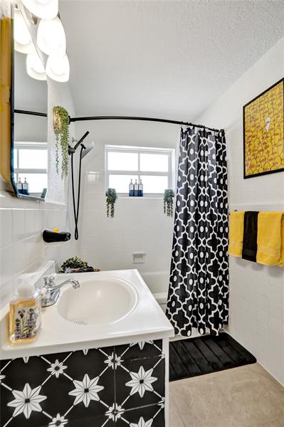 Image 32 of 46 For 90 26th St  
