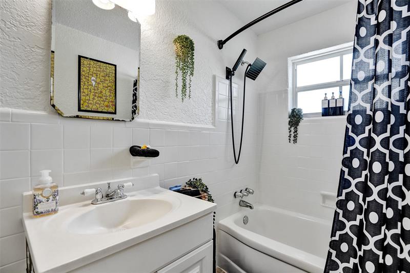 Image 34 of 46 For 90 26th St  
