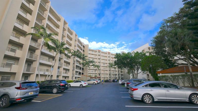 Image 12 of 39 For 3940 Inverrary Blvd 108a