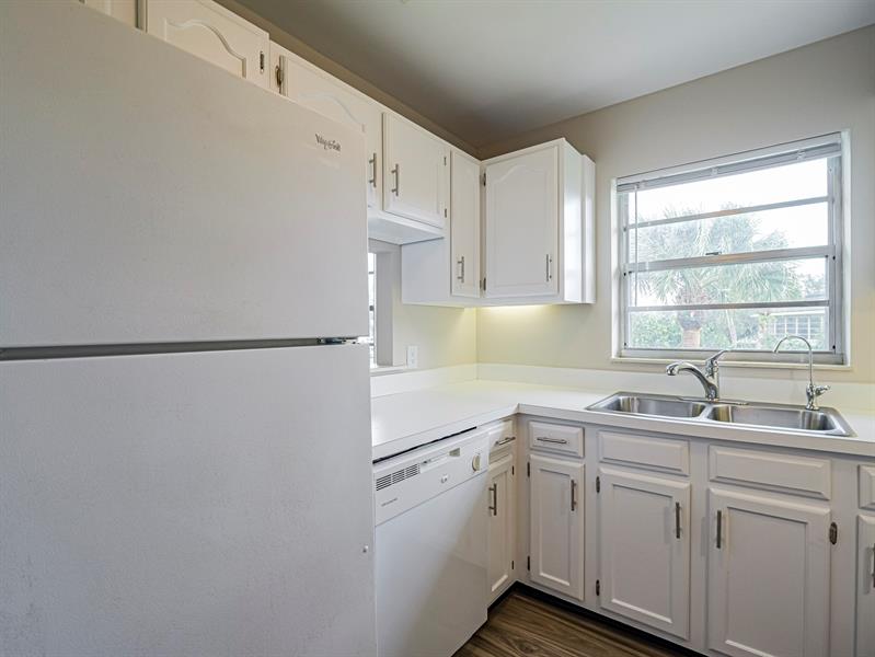 Image 8 of 30 For 6 Vista Gardens Trl  201