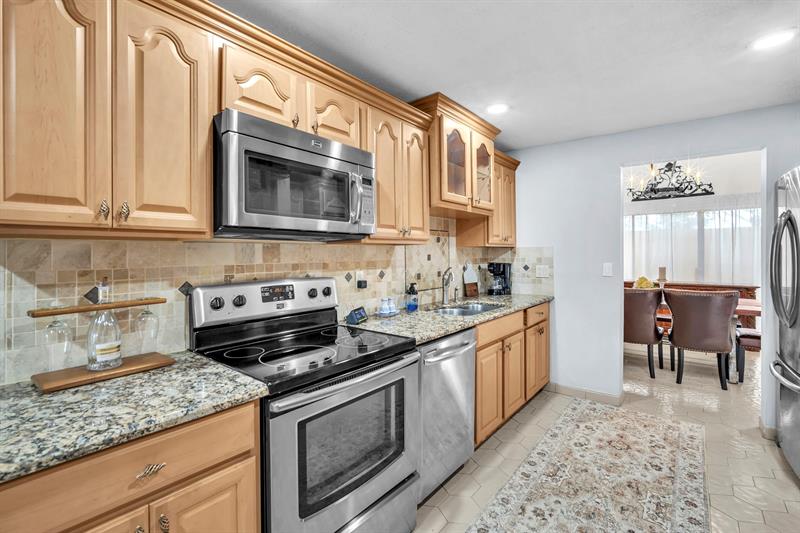 Image 19 of 39 For 1550 93rd Ave  297