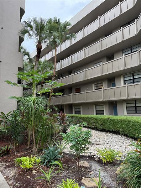 Image 3 of 23 For 900 Colony Point Cir  121