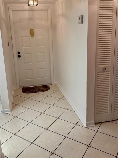 Image 6 of 23 For 900 Colony Point Cir  121