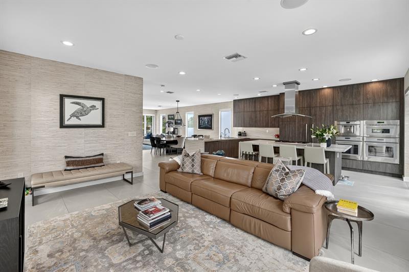 Image 36 of 99 For 2401 Atlantic Blvd