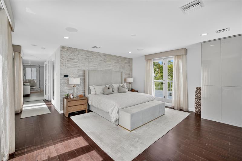 Image 41 of 99 For 2401 Atlantic Blvd