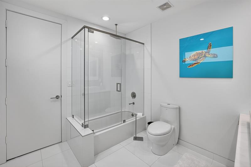 Image 61 of 99 For 2401 Atlantic Blvd