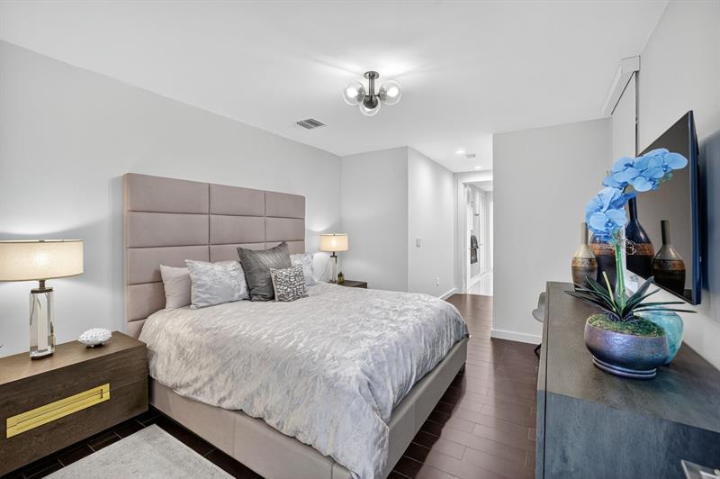 Image 62 of 99 For 2401 Atlantic Blvd