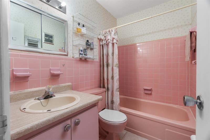 Image 10 of 28 For 2106 56th Ct  204
