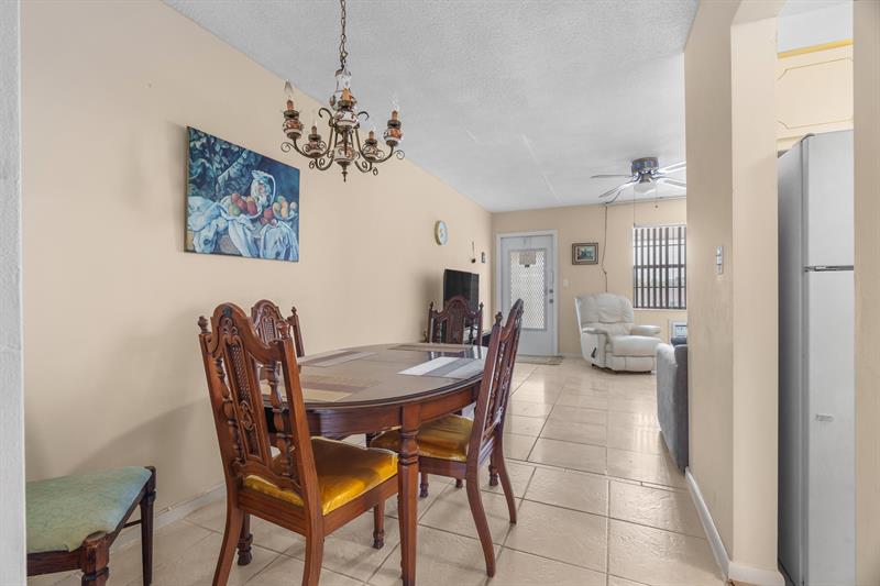 Image 11 of 28 For 2106 56th Ct  204