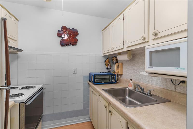 Image 13 of 28 For 2106 56th Ct  204