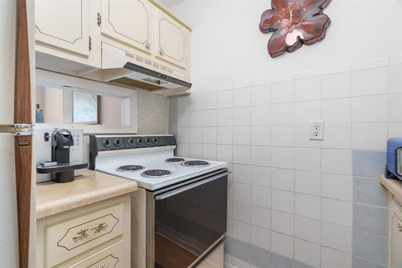 Image 14 of 28 For 2106 56th Ct  204