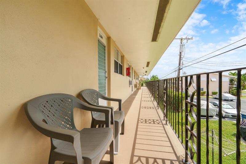 Image 19 of 28 For 2106 56th Ct  204