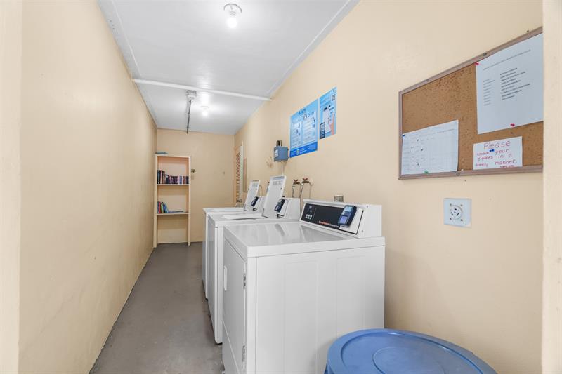 Image 23 of 28 For 2106 56th Ct  204