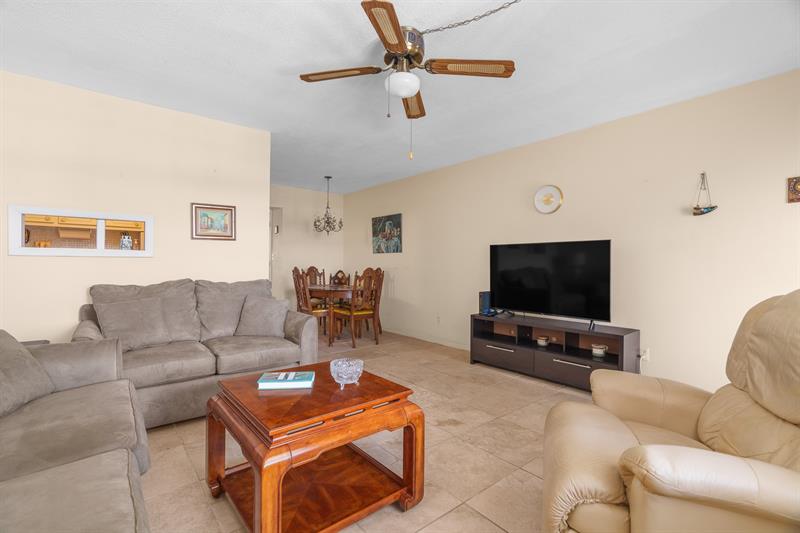 Image 6 of 28 For 2106 56th Ct  204