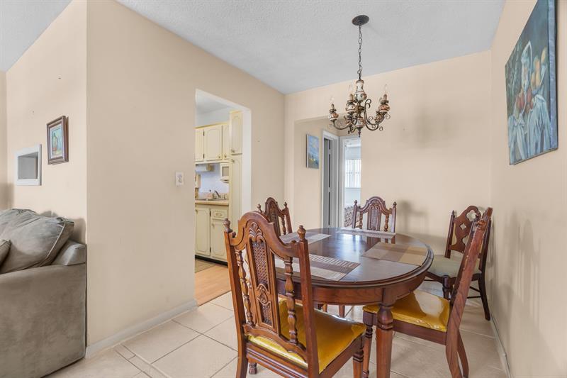 Image 7 of 28 For 2106 56th Ct  204