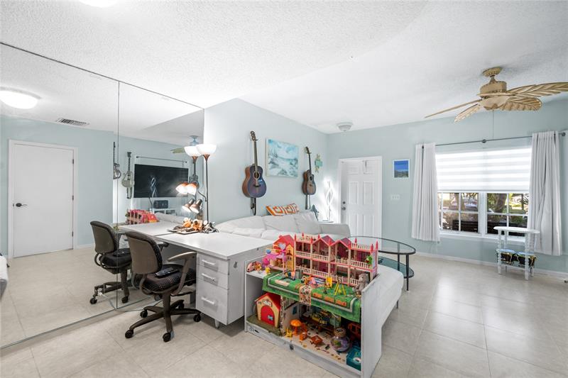 Image 27 of 47 For 838 Kokomo Key Lane  838