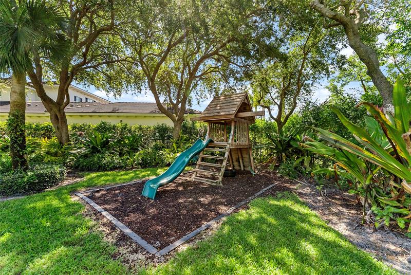 Image 36 of 47 For 838 Kokomo Key Lane  838